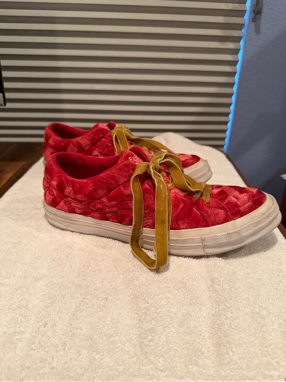 Converse Golf le fleur Red Velvet Low-Top Sneakers with Gold Velvet Laces - Picture 6 of 9
